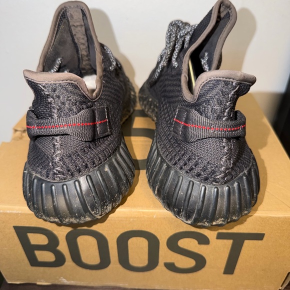 Adidas Yeezy Boost 350 V2 Black Static - Non-reflective Adidas Yeezy Boost 350 V2 Black Static - Non-reflective